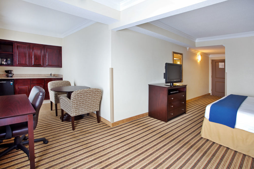 Holiday Inn Express Hotel & Suites Byron By Ihg Dış mekan fotoğraf