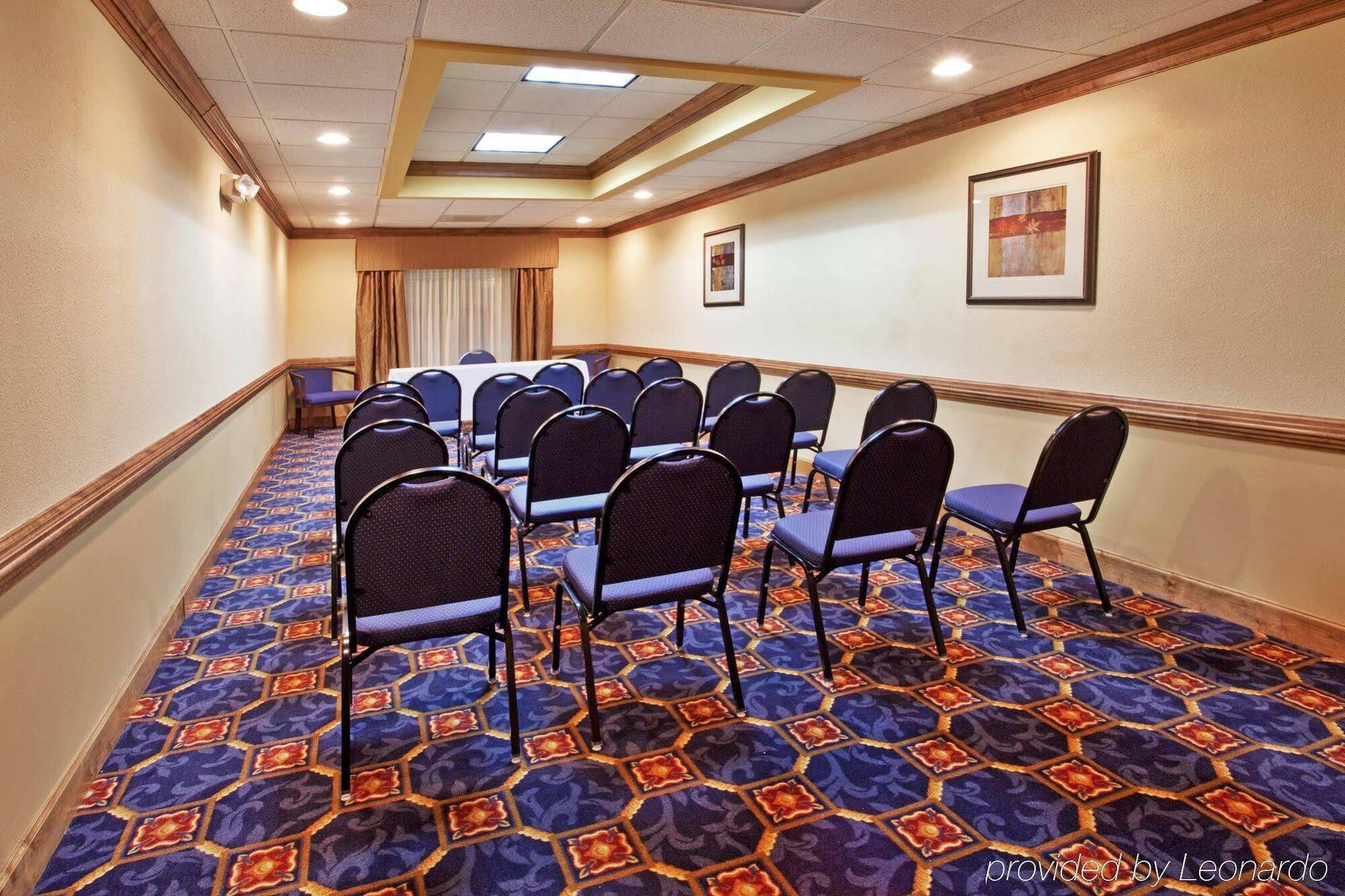 Holiday Inn Express Hotel & Suites Byron By Ihg Dış mekan fotoğraf
